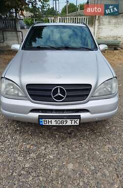 Позашляховик / Кросовер Mercedes-Benz M-Class 1998 в Чернівцях