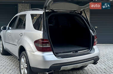 Позашляховик / Кросовер Mercedes-Benz M-Class 2005 в 
