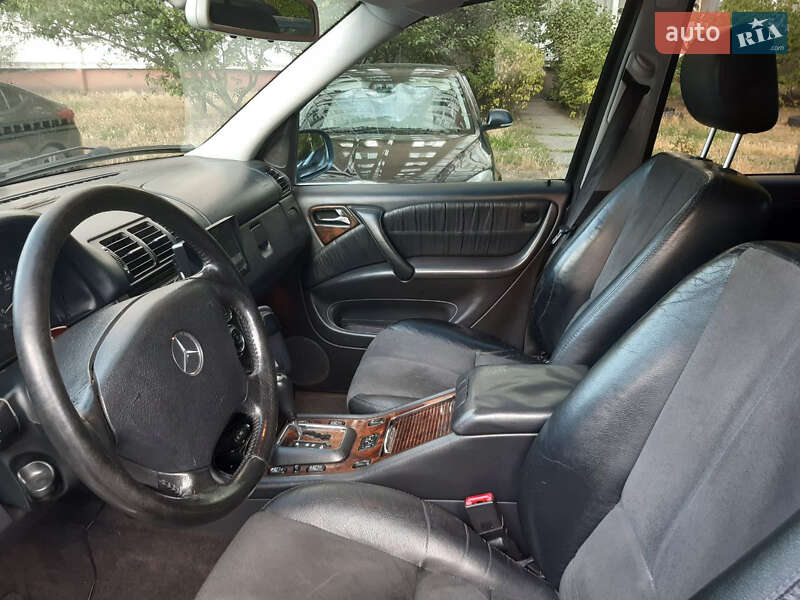 Внедорожник / Кроссовер Mercedes-Benz M-Class 2005 в Киеве