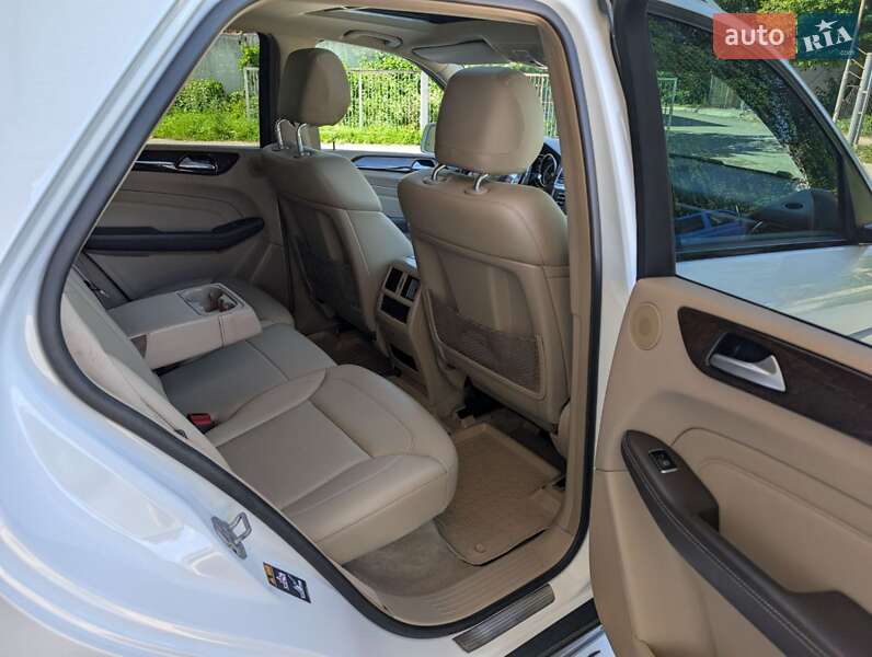 Внедорожник / Кроссовер Mercedes-Benz M-Class 2013 в Тернополе