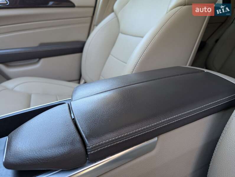 Внедорожник / Кроссовер Mercedes-Benz M-Class 2013 в Тернополе