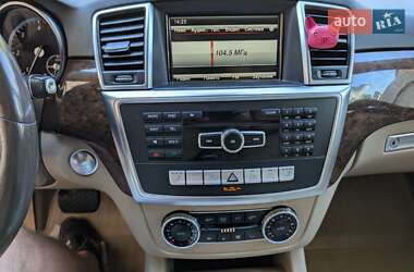 Внедорожник / Кроссовер Mercedes-Benz M-Class 2013 в 