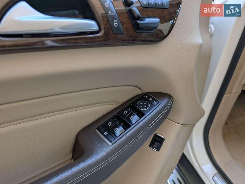 Внедорожник / Кроссовер Mercedes-Benz M-Class 2013 в Тернополе