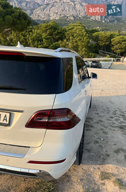 Внедорожник / Кроссовер Mercedes-Benz M-Class 2012 в 