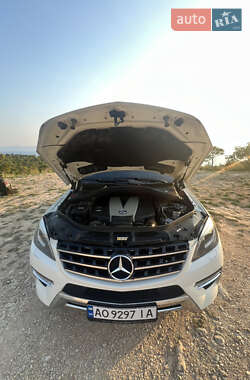 Внедорожник / Кроссовер Mercedes-Benz M-Class 2012 в 