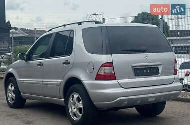 Внедорожник / Кроссовер Mercedes-Benz M-Class 2002 в 