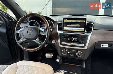 Внедорожник / Кроссовер Mercedes-Benz M-Class 2011 в 