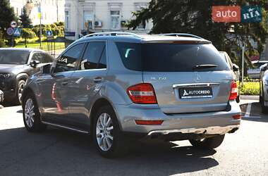 Внедорожник / Кроссовер Mercedes-Benz M-Class 2011 в 