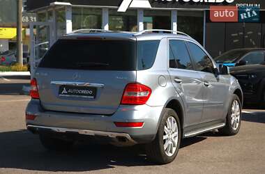 Внедорожник / Кроссовер Mercedes-Benz M-Class 2011 в 