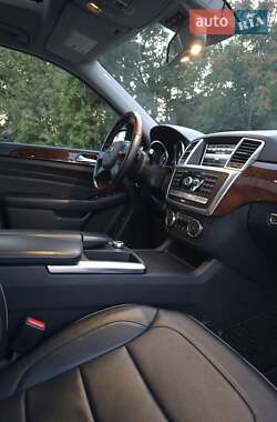 Внедорожник / Кроссовер Mercedes-Benz M-Class 2012 в 