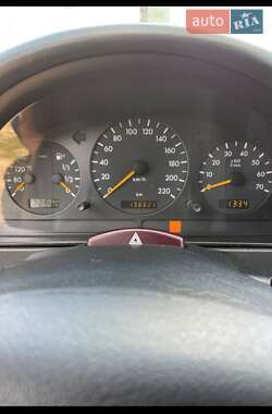 Внедорожник / Кроссовер Mercedes-Benz M-Class 2000 в 