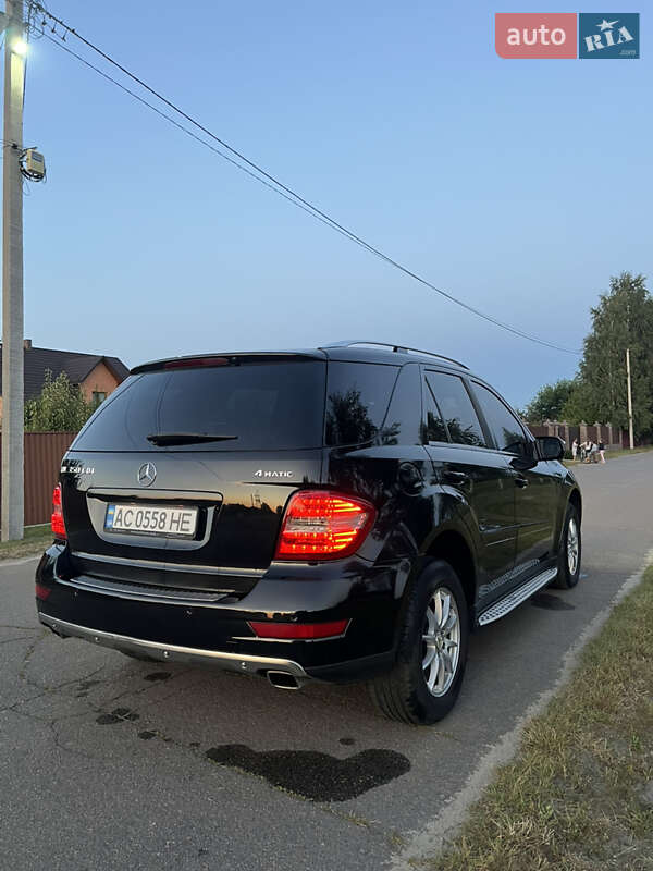 Позашляховик / Кросовер Mercedes-Benz M-Class 2009 в Вараші