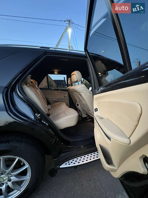 Позашляховик / Кросовер Mercedes-Benz M-Class 2009 в Вараші