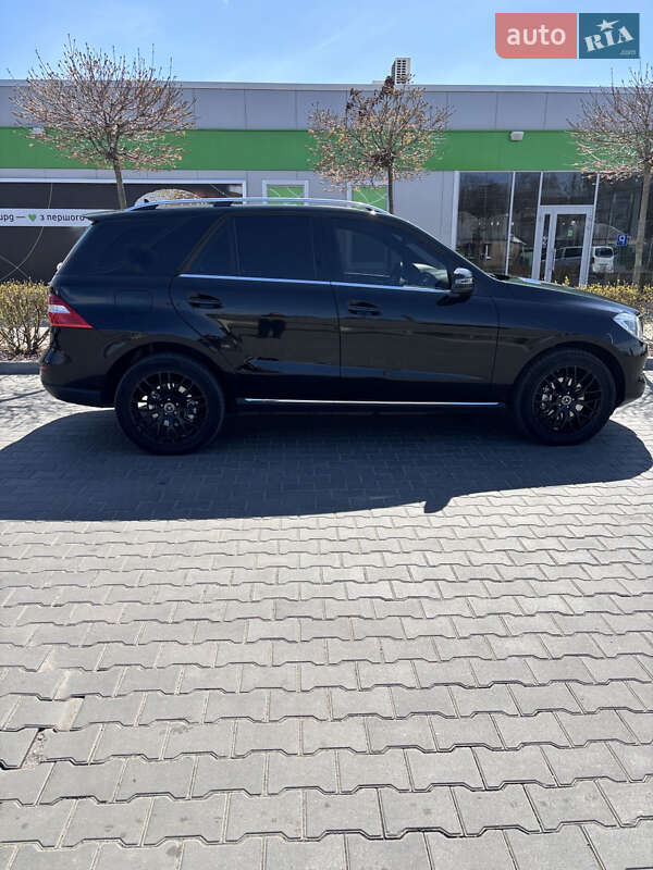 Внедорожник / Кроссовер Mercedes-Benz M-Class 2014 в Виннице