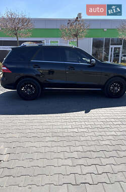 Внедорожник / Кроссовер Mercedes-Benz M-Class 2014 в 