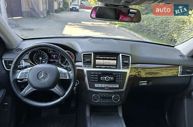 Внедорожник / Кроссовер Mercedes-Benz M-Class 2013 в 