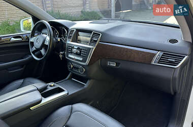 Внедорожник / Кроссовер Mercedes-Benz M-Class 2013 в 