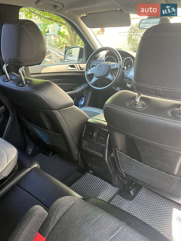 Внедорожник / Кроссовер Mercedes-Benz M-Class 2013 в Звягеле фото 11 Внедорожник / Кроссовер Mercedes-Benz M-Class 2013 в Звягеле