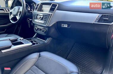Внедорожник / Кроссовер Mercedes-Benz M-Class 2013 в 