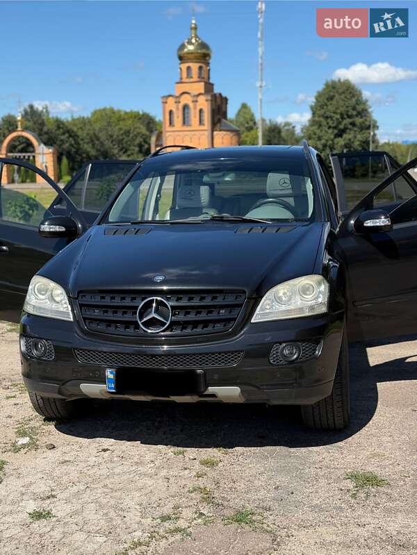 Внедорожник / Кроссовер Mercedes-Benz M-Class 2006 в Шостке