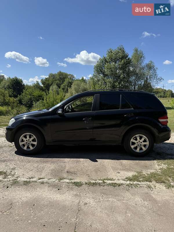 Позашляховик / Кросовер Mercedes-Benz M-Class 2006 в Шостці
