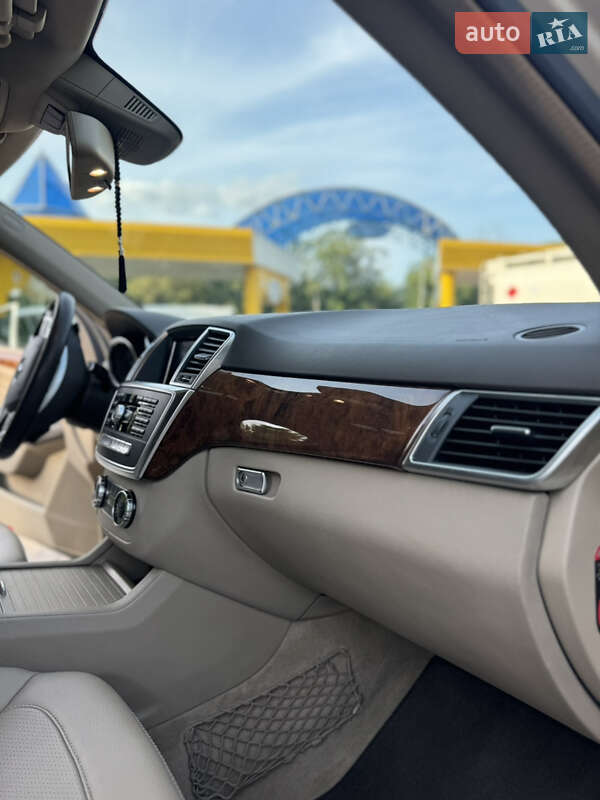 Внедорожник / Кроссовер Mercedes-Benz M-Class 2013 в Ровно