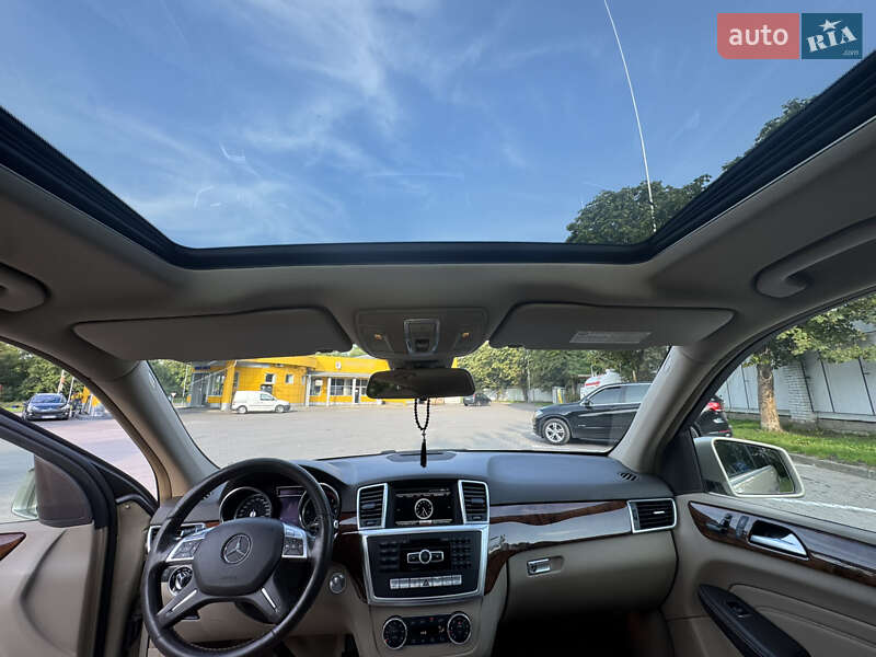 Внедорожник / Кроссовер Mercedes-Benz M-Class 2013 в Ровно