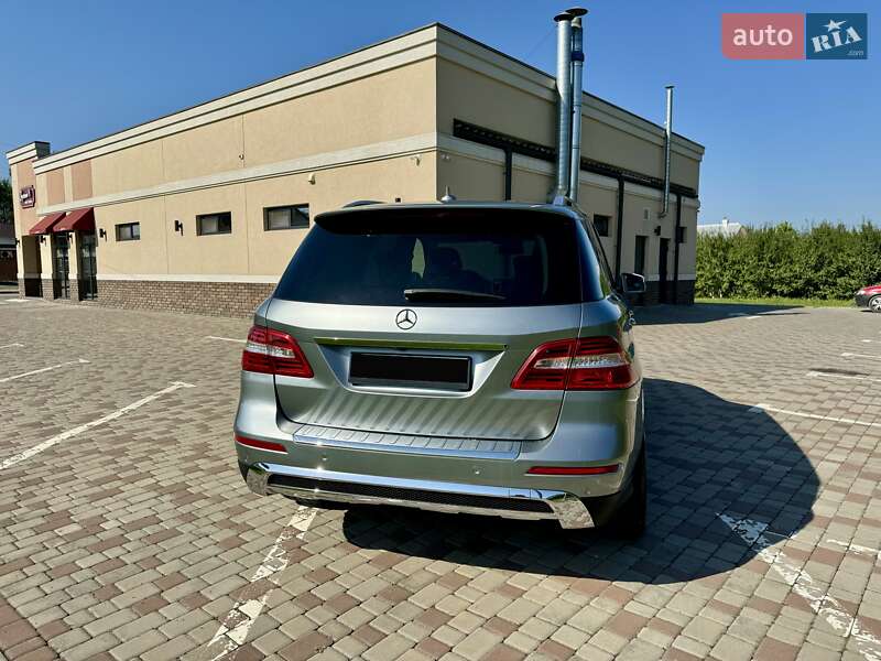 Внедорожник / Кроссовер Mercedes-Benz M-Class 2012 в Черновцах