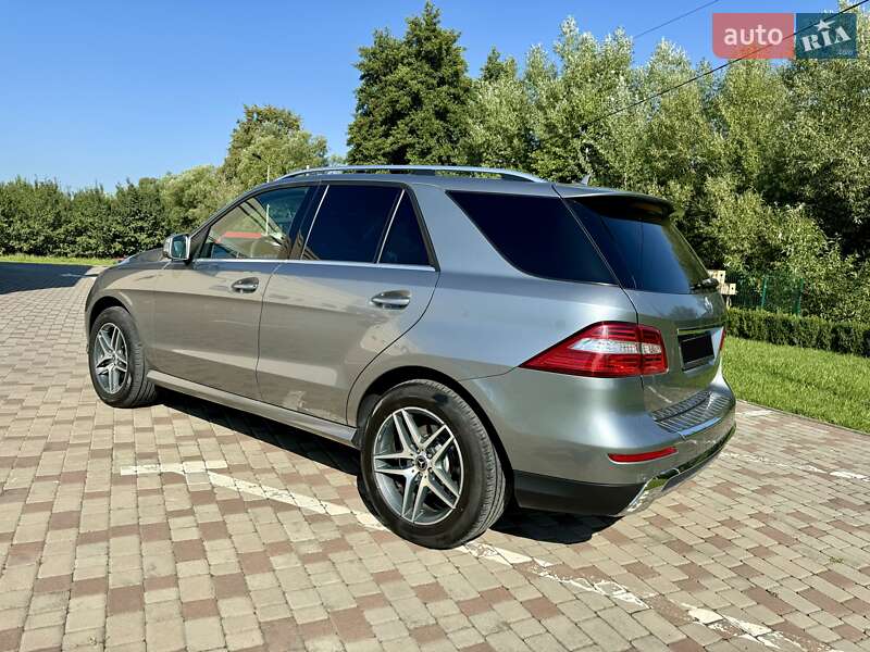 Внедорожник / Кроссовер Mercedes-Benz M-Class 2012 в Черновцах