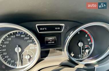 Внедорожник / Кроссовер Mercedes-Benz M-Class 2012 в 