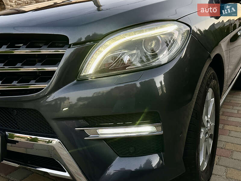 Внедорожник / Кроссовер Mercedes-Benz M-Class 2015 в Ужгороде
