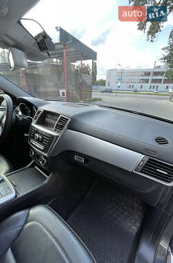 Внедорожник / Кроссовер Mercedes-Benz M-Class 2013 в 
