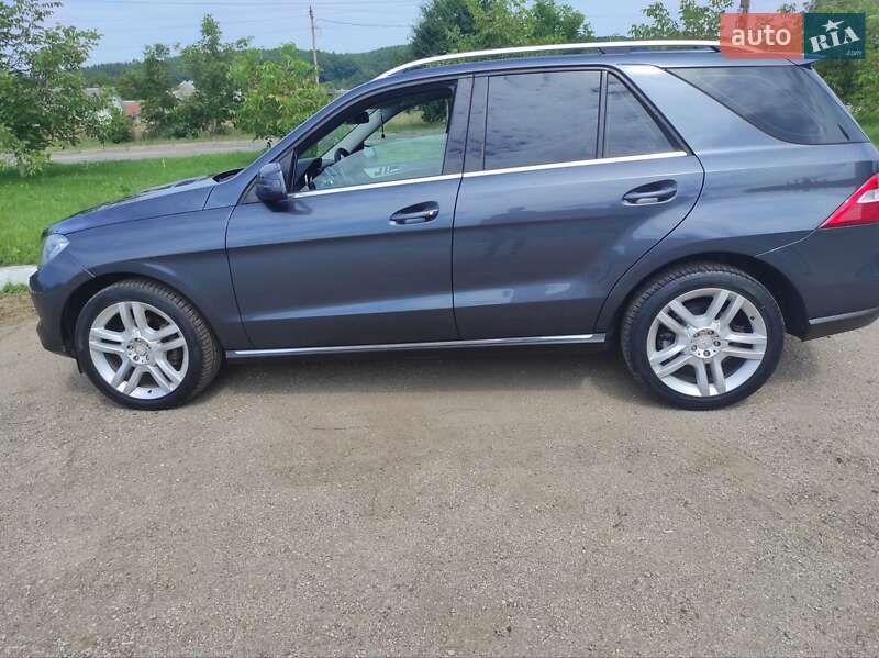 Позашляховик / Кросовер Mercedes-Benz M-Class 2013 в Калуші