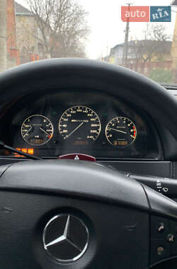 Внедорожник / Кроссовер Mercedes-Benz M-Class 2001 в 