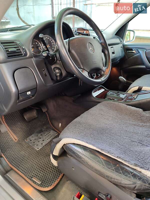 Внедорожник / Кроссовер Mercedes-Benz M-Class 2002 в Ужгороде