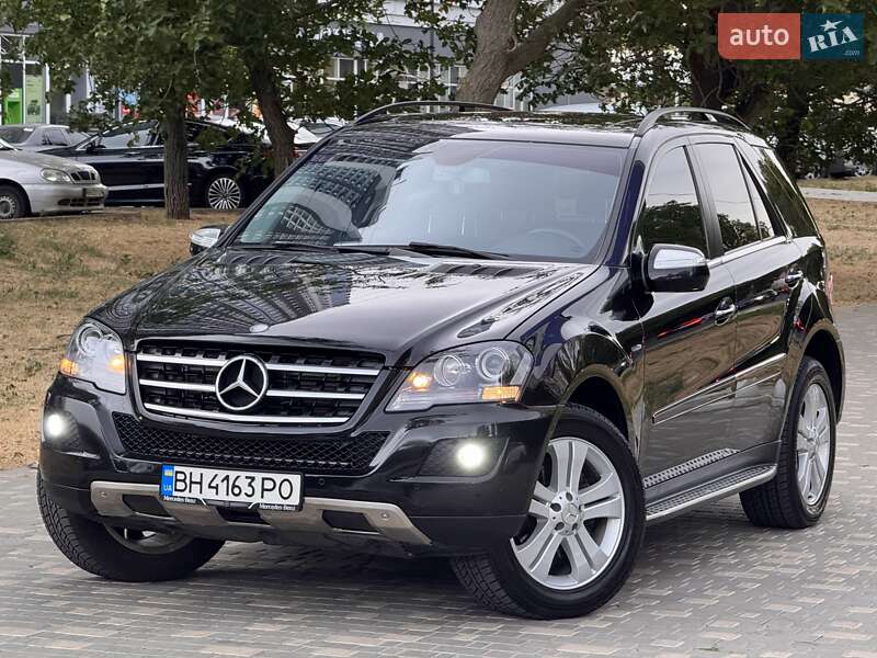 Позашляховик / Кросовер Mercedes-Benz M-Class 2010 в Одесі