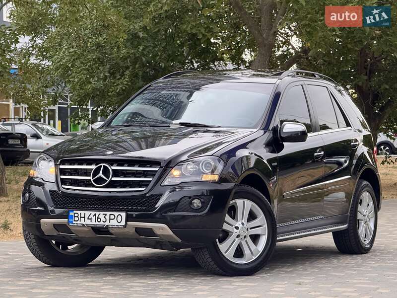 Позашляховик / Кросовер Mercedes-Benz M-Class 2010 в Одесі