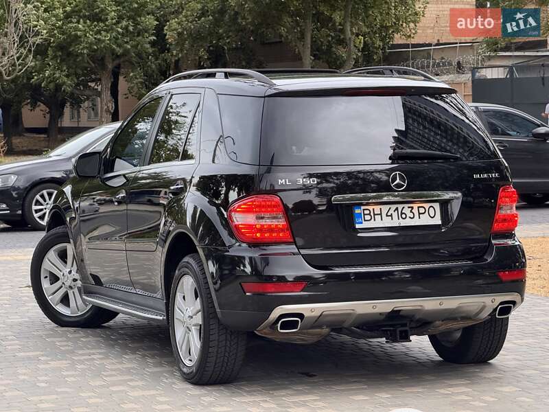 Позашляховик / Кросовер Mercedes-Benz M-Class 2010 в Одесі