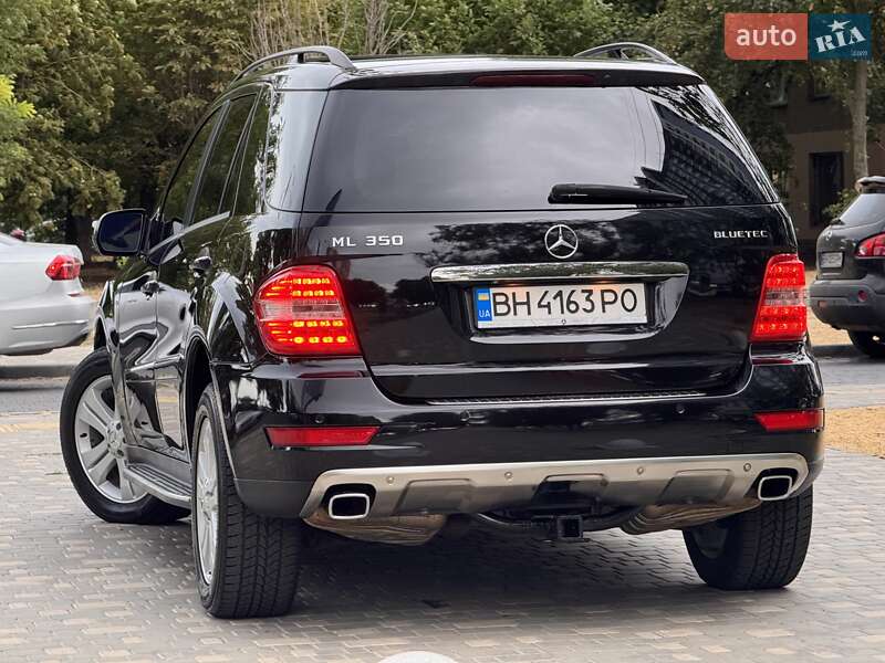 Позашляховик / Кросовер Mercedes-Benz M-Class 2010 в Одесі