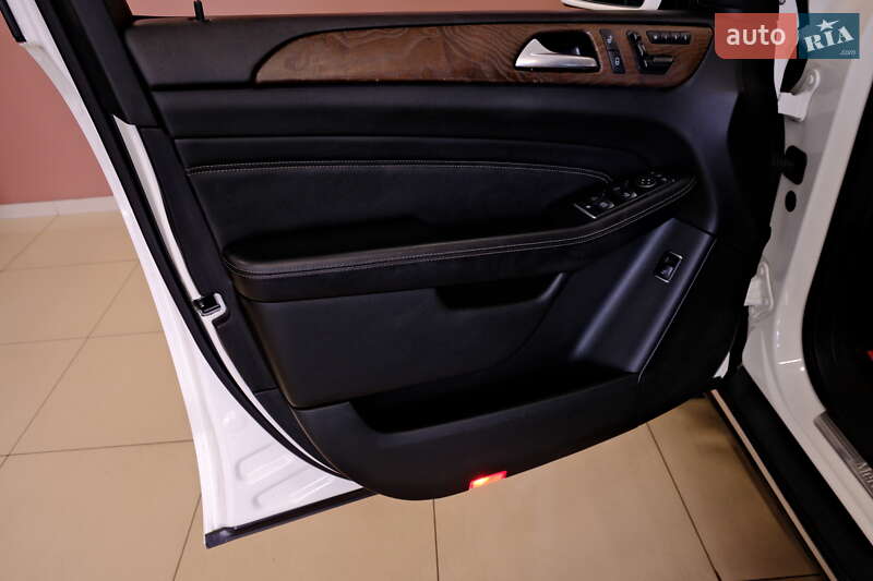 Позашляховик / Кросовер Mercedes-Benz M-Class 2012 в Одесі