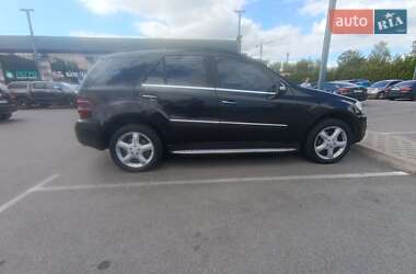 Внедорожник / Кроссовер Mercedes-Benz M-Class 2006 в 