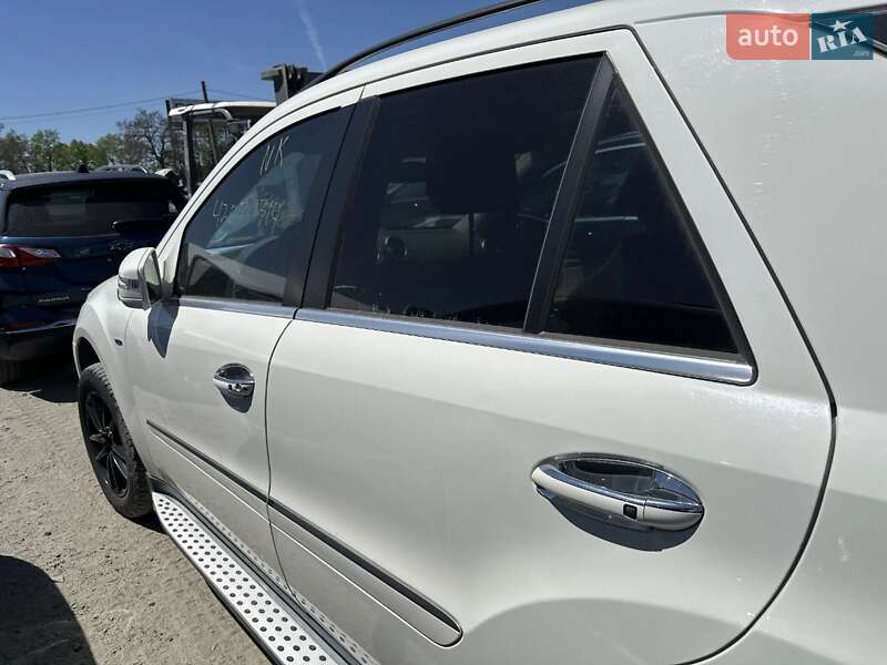 Позашляховик / Кросовер Mercedes-Benz M-Class 2011 в Дрогобичі