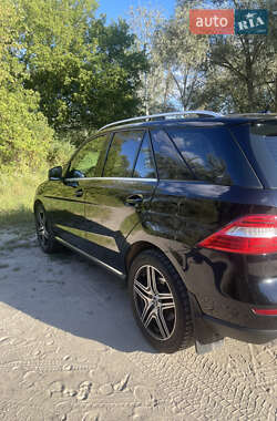 Внедорожник / Кроссовер Mercedes-Benz M-Class 2012 в 