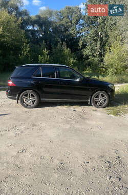 Внедорожник / Кроссовер Mercedes-Benz M-Class 2012 в 