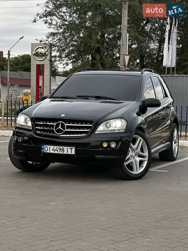 Внедорожник / Кроссовер Mercedes-Benz M-Class 2007 в 