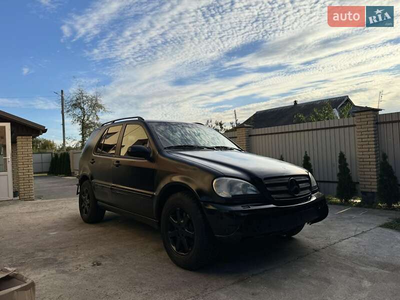 Внедорожник / Кроссовер Mercedes-Benz M-Class 2003 в Сумах