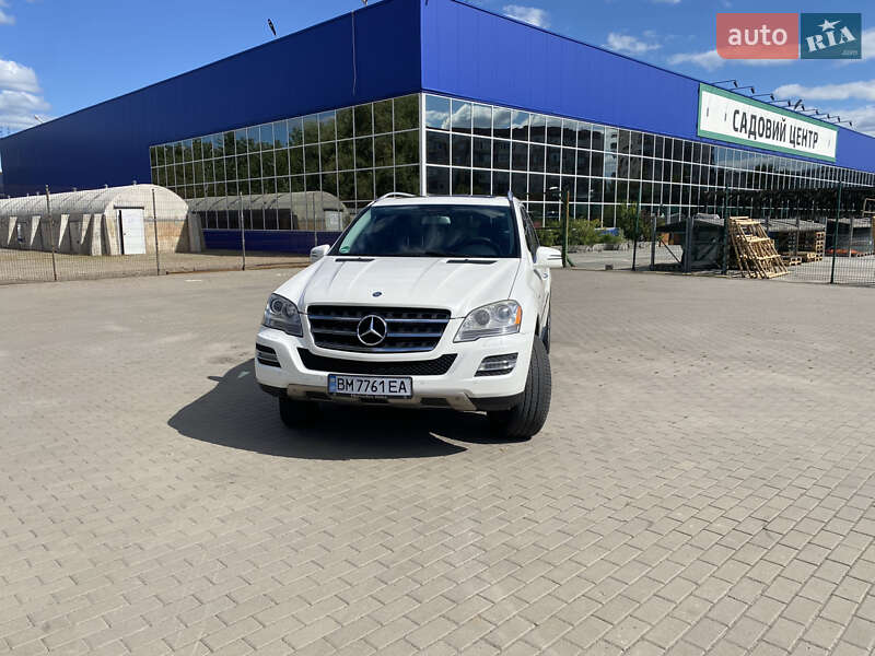 Внедорожник / Кроссовер Mercedes-Benz M-Class 2011 в Сумах