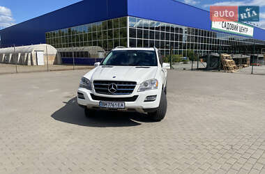 Внедорожник / Кроссовер Mercedes-Benz M-Class 2011 в 