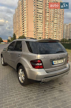 Внедорожник / Кроссовер Mercedes-Benz M-Class 2006 в 