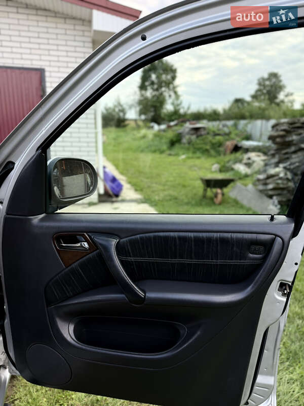 Позашляховик / Кросовер Mercedes-Benz M-Class 2001 в Одесі